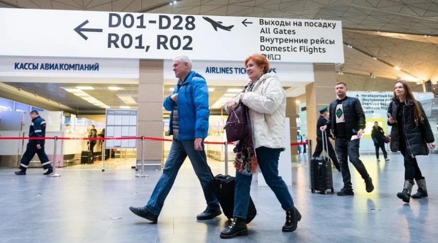 Министерство транспорта России анонсировало введение временного ограничения на организацию встреч и проводов в аэропортах.
