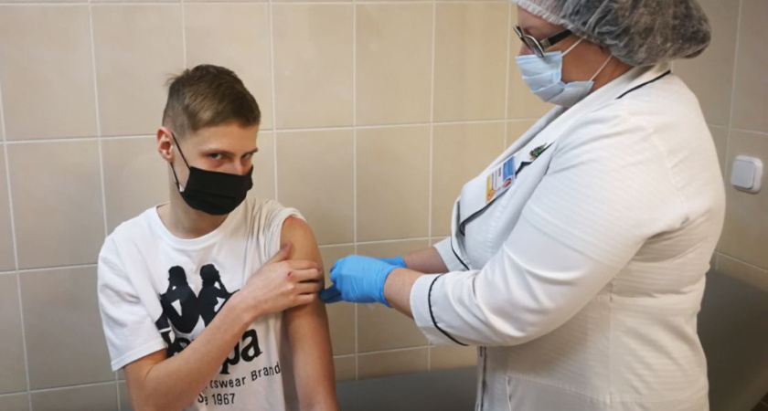 В Беларуси начали вакцинировать детей от 12 лет