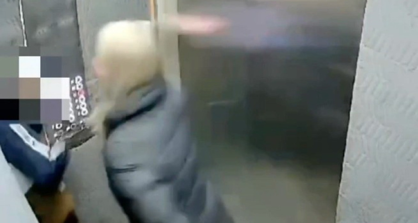 Женщина напала на ребенка в лифте одного из многоэтажных домов в Краснодаре