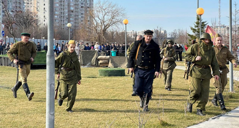 В Краснодаре прошла реконструкция финального эпизода битвы с нацистскими захватчиками за освобождение города