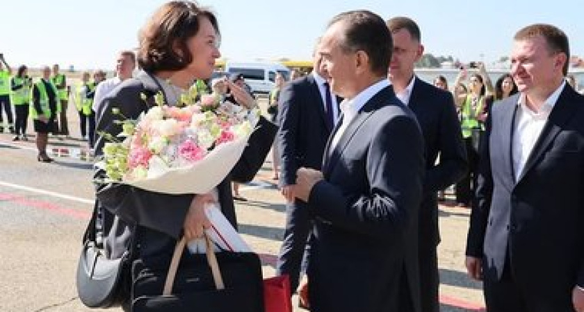 Кондратьев встретил первый рейс в Краснодар после трёх лет закрытия аэропорта