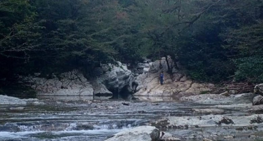 Туристы застряли на крутом склоне каньона Белые скалы и не могли спуститься