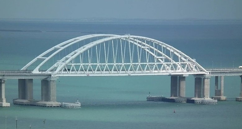 Крымский мост закрывали дважды за день: движение восстановлено после 32-минутной блокировки