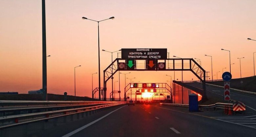 Крымский мост закрывали на полчаса среди ночи — 110 пунктов досмотра в полной боеготовности