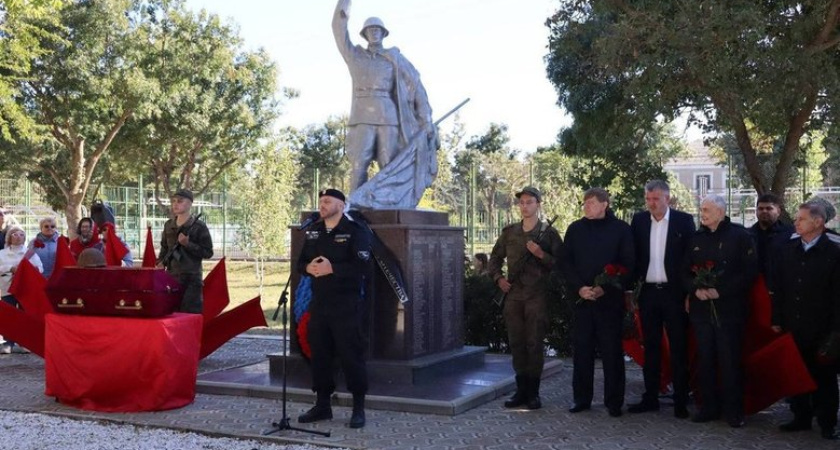 Поисковики нашли на косе Голенькой останки трех красноармейцев, погибших в боях 1943 года