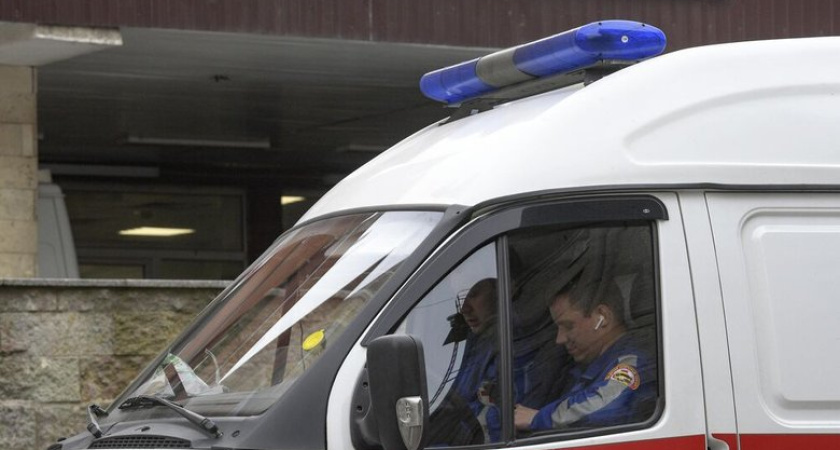 11-летний мальчик провалился в неогороженную яму после тренировки и провел в ней всю ночь