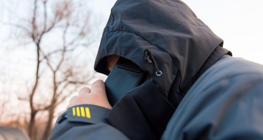 Мошенники под видом курьеров выманивают СМС-коды и опустошают банковские счета россиян