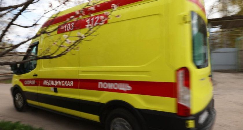 "Фольксваген Поло" насмерть сбил пьяную женщину в темной одежде на трассе под Минусинском