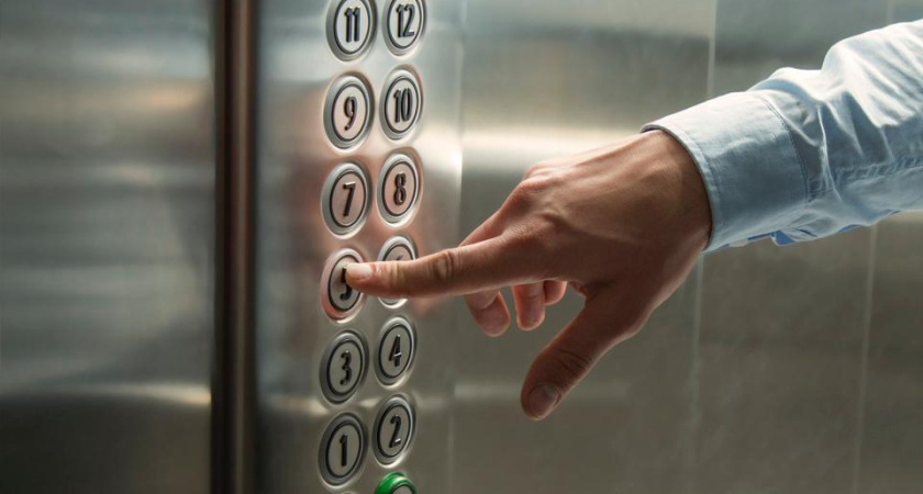 Лифты с распознаванием лиц и биржевыми котировками: серпуховское ноу-хау захватывает регионы