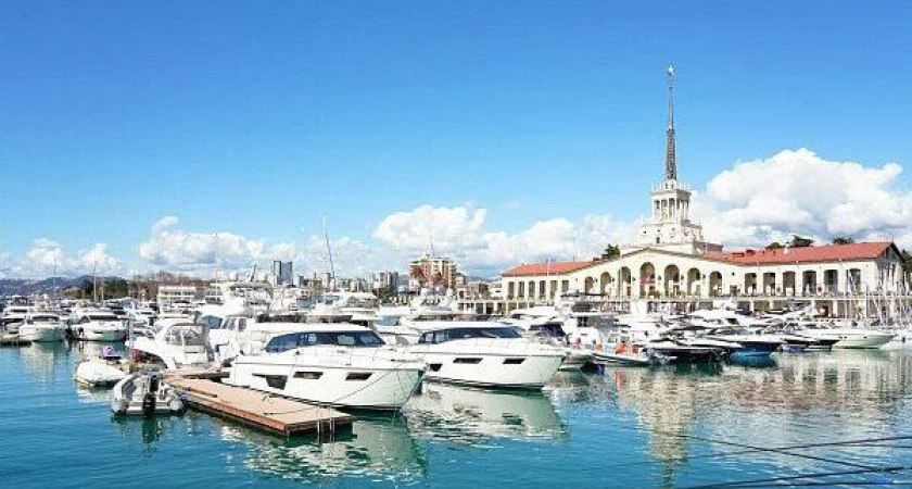 В акватории морпорта Сочи два часа будут стрелять: власти просят не паниковать