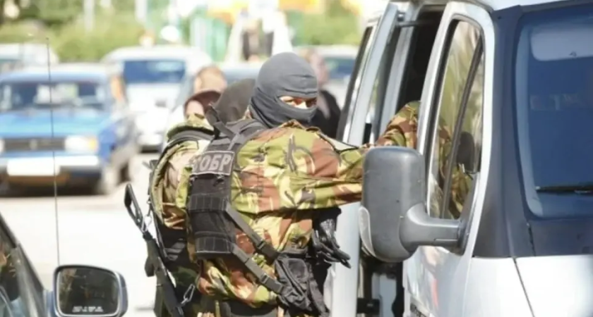 ФСБ задержала завербованного украинцами краснодарца с зажигательной смесью у железной дороги