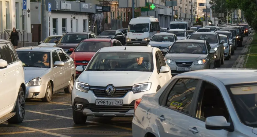 От 9 до 44 зарплат: сколько придется копить кубанцам на Lada, Hyundai и Toyota