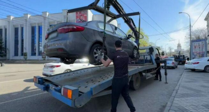 516 машин за неделю: улицы Красная и Коммунаров стали лидерами по эвакуации в Краснодаре