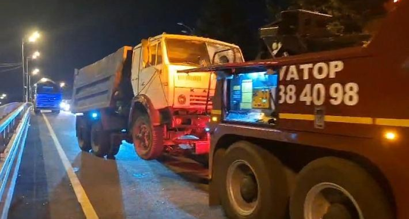 В Сочи за неделю эвакуировали три большегруза: новый спецтранспорт берет машины свыше 3,5 тонн