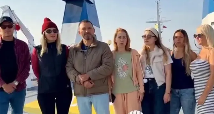 «Мы в заложниках»: пассажиры парома три дня не могут сойти на берег в Сочи
