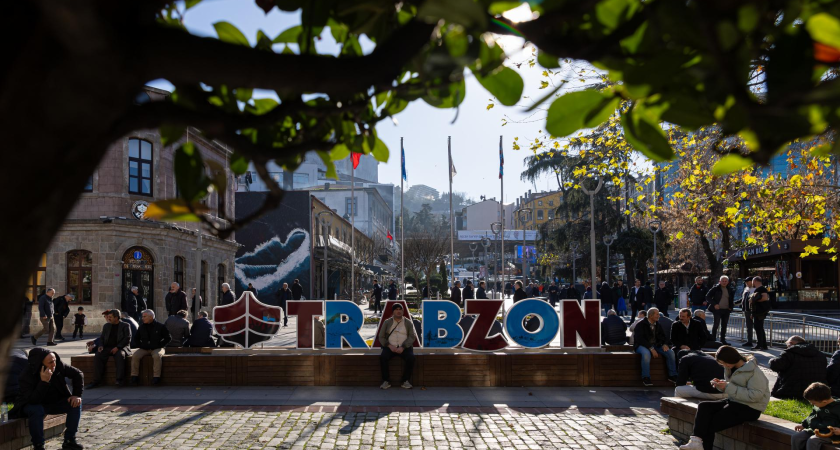 18 россиян пятые сутки не могут сойти на берег: паром не пустили в Сочи и заблокировали в Трабзоне