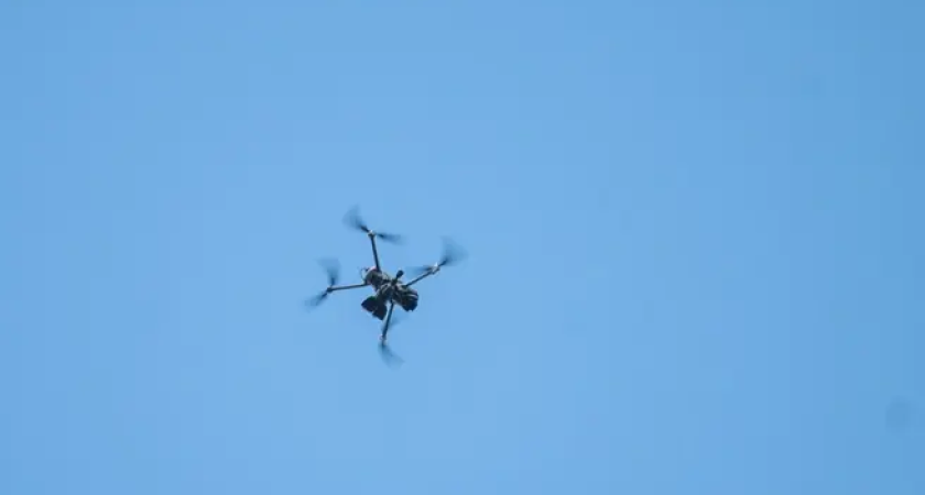 «Бах за бахом всю ночь»: семьи Новороссийска провели ночь в коридорах и ванных под взрывы дронов