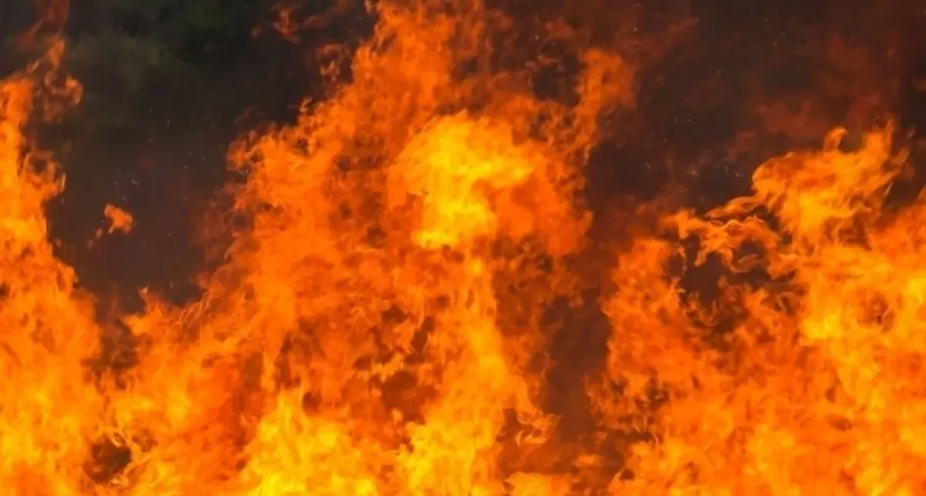 МЧС ликвидирует последствия атаки 14 БПЛА на Новороссийск: терминалы работают штатно