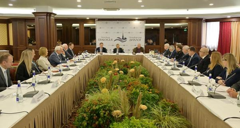 «Петербургский диалог» отметит 25-летие: в Сочи обсудили наследие Путина и Шрёдера