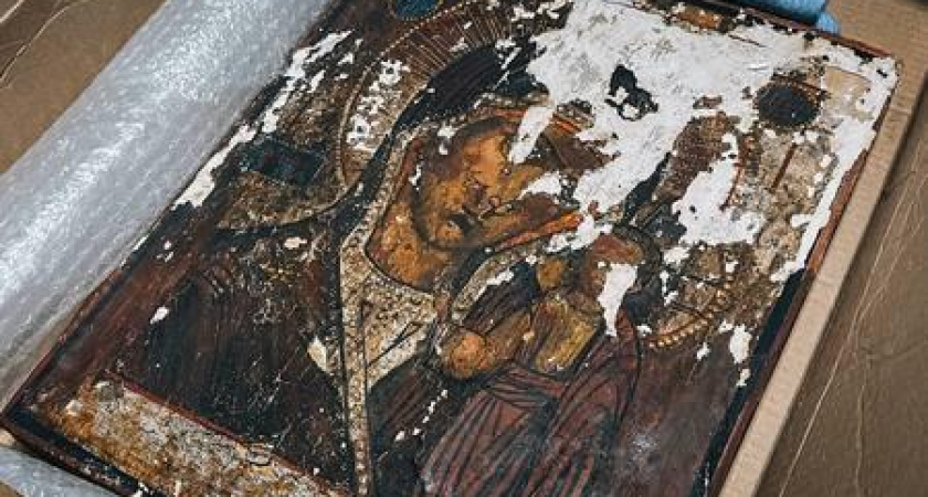 Волонтеры нашли дореволюционную икону XIX века в песках Бугазской косы — её вынес шторм