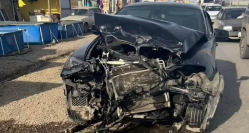 Лобовой удар на встречке в Краснодаре: пешеход погиб, трое ранены