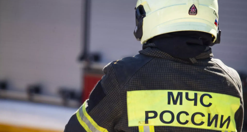 Дрон ударил по 16-этажке в Новороссийске: разбита угловая квартира на верхнем этаже