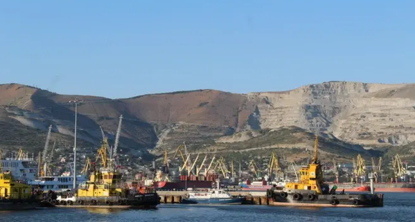 Новороссийск под огнем: ракеты повредили два дома и ранили жителя