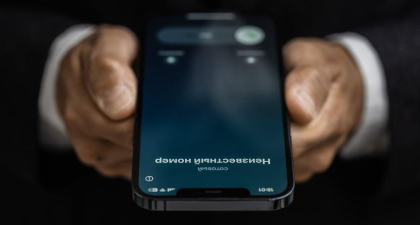 Мошенники звонят ночью жертвам атак БПЛА в Туапсе, выдавая себя за МЧС