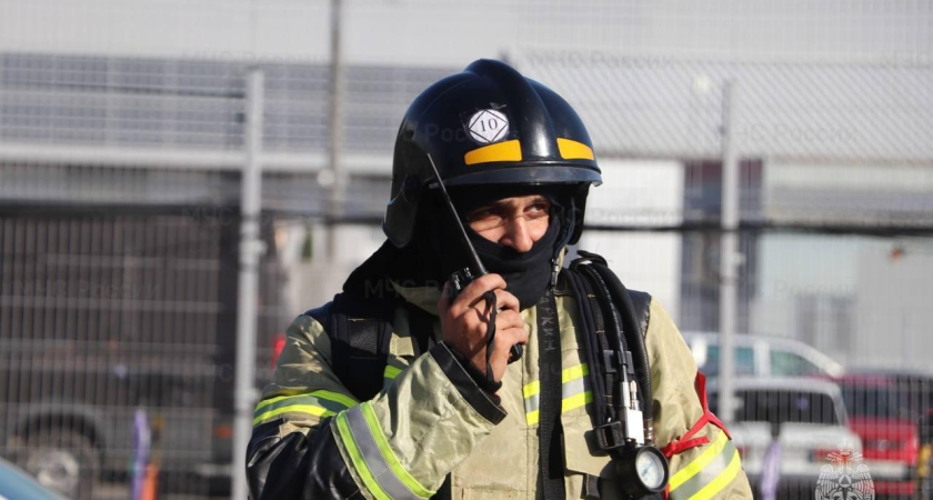 Обломки БПЛА упали на стадион в Щербиновском районе: спецслужбы работают на месте