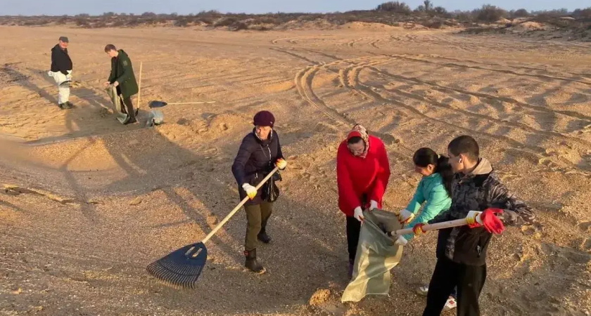 Анапа без новых пятен мазута: защитные валы держат удар после катастрофы