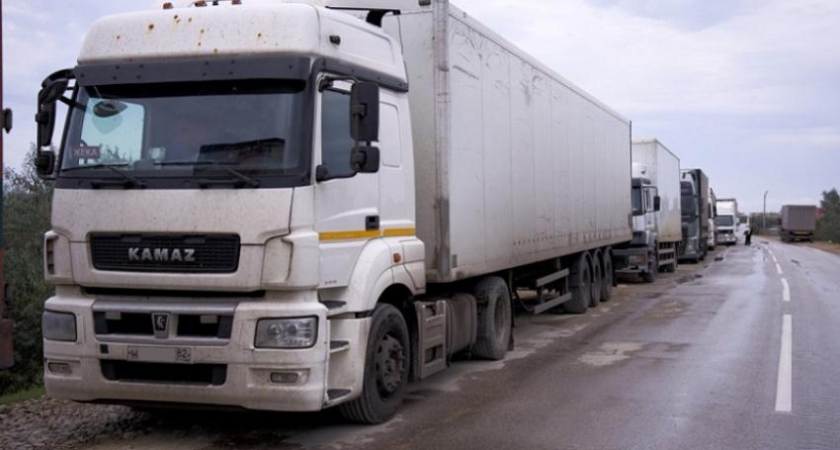 Краснодар запретил грузовикам ездить днём: с 15 по 31 декабря только ночью