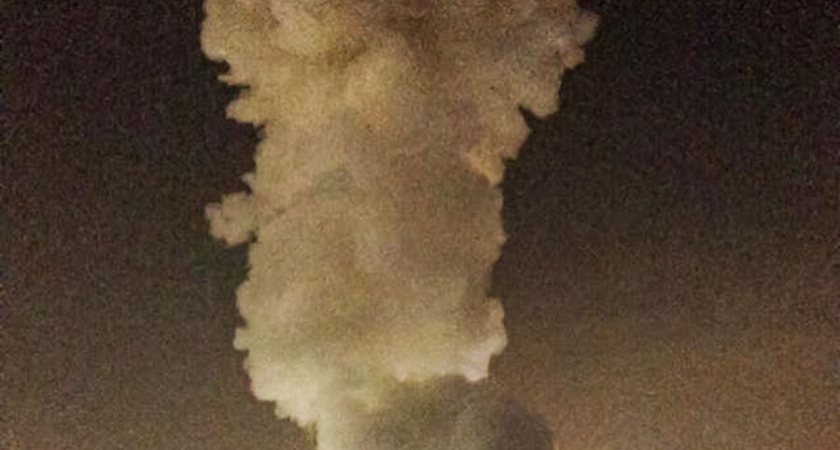 Ночная атака дронов ВСУ подожгла порт Темрюка: 32 спасателя тушат инфраструктуру