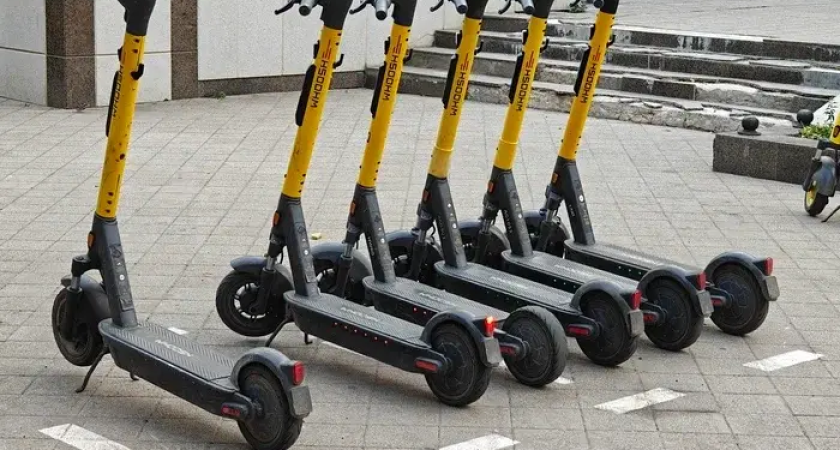 Кондратьев ужесточит контроль за самокатами после жалоб на опасную езду