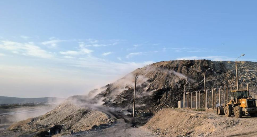 Пятые сутки горит полигон в Новороссийске: ветер разжигает новые очаги возгорания