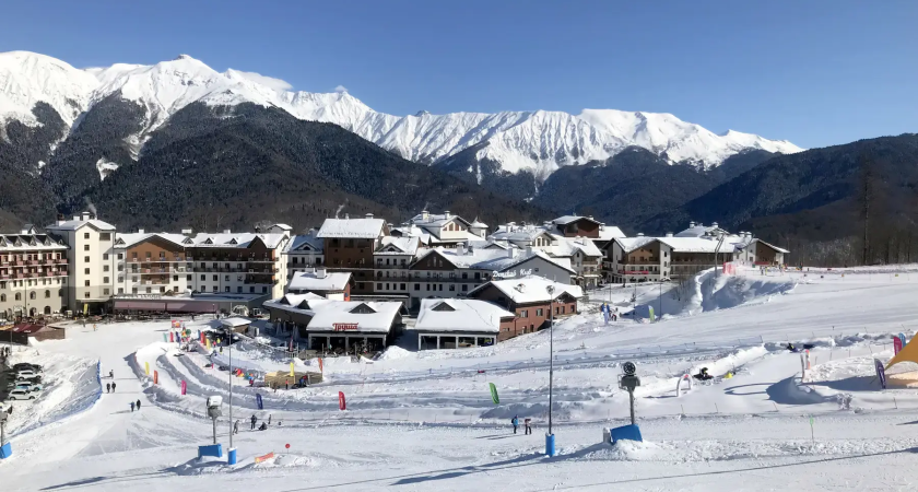 Роза Хутор закрыла продажи ски-пассов из-за бесснежной зимы до 4 января