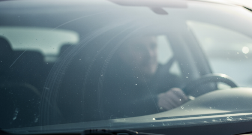 Бюджетный лайфхак для прозрачных стекол авто: секрет опытных водителей