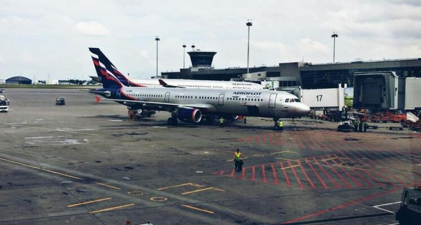 Сочи держит удар: аэропорт работает несмотря на 8 задержанных рейсов