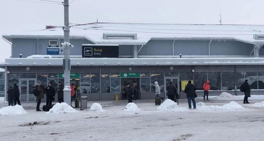 «Аэрофлот» оставил 12+ часов задержанных пассажиров без гостиницы