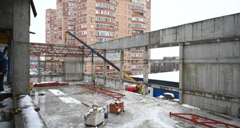 Грандиозный ФОК на Домбайской: 120 спортсменов смогут тренироваться одновременно, но стройка буксует