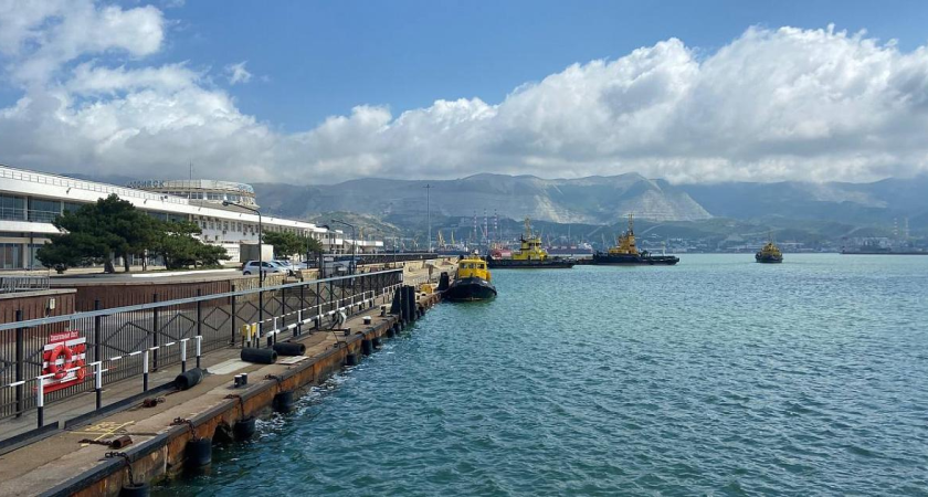 Сухой четверг: 6000 жителей Восточного района Новороссийска остались без воды из-за оборванного электрокабеля