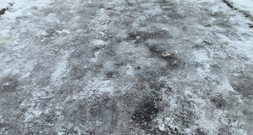 20 автомобилей столкнулись на обледеневшей трассе Краснодар-Горячий Ключ, движение полностью парализовано