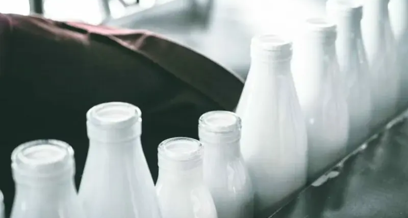 Молочный парадокс: цены на Кубани взлетели на 16%, а нарушений стало на четверть меньше