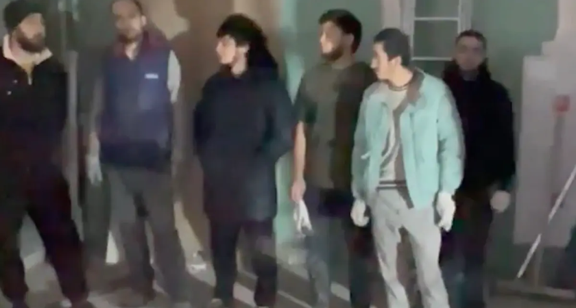 12 нелегалов из Узбекистана и Таджикистана клали плитку в армавирском ТЦ: всех выдворят из страны