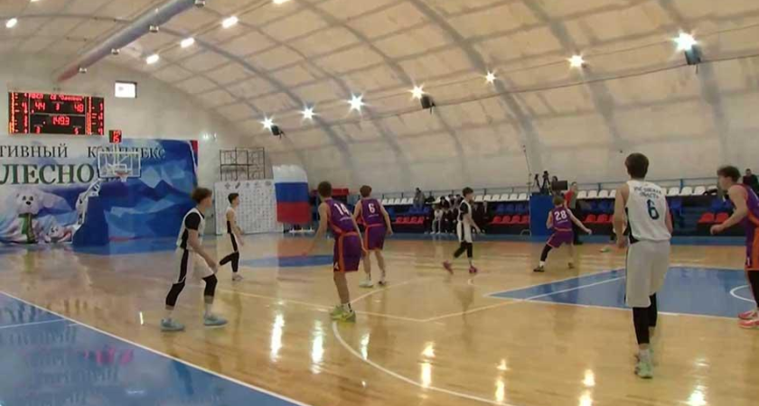 8 лучших юношеских команд сражаются в Сочи за путевки в финал Первенства России по баскетболу