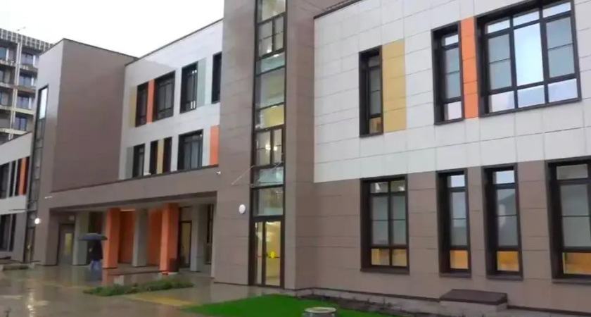 Трехэтажный детский сад на 175 мест построили в Сочи с учетом сложного горного рельефа