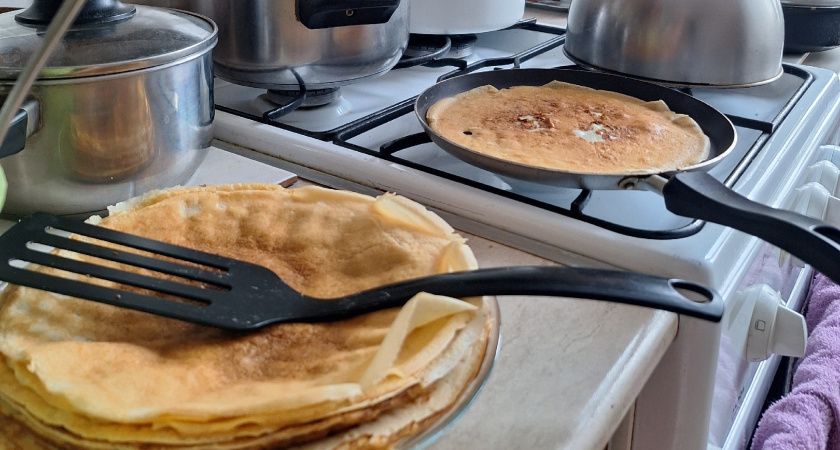 Секрет спокойной Масленицы от Роскачества: эти продукты стоит купить прямо сейчас и хранить до праздника