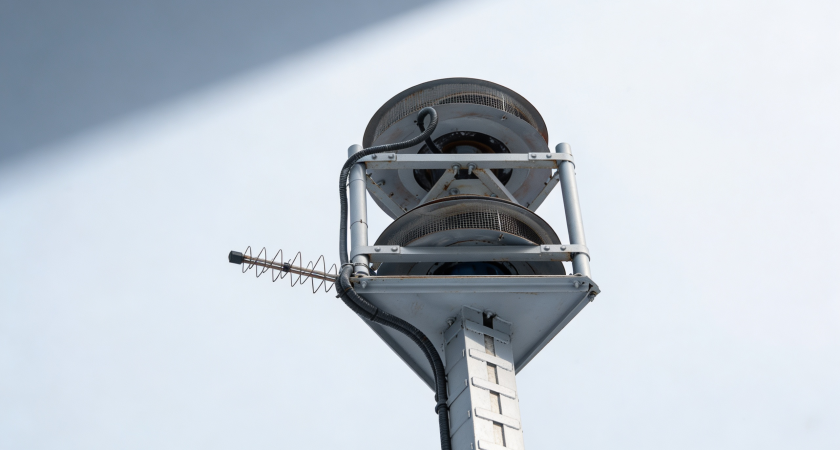 «Укрыться в помещениях без окон»: в Новороссийске в полночь объявили тревогу из-за атаки дронов