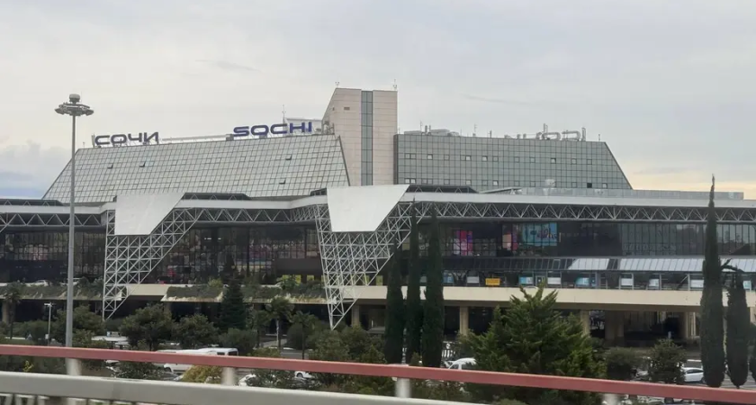 19 беспилотников над Азовским морем: аэропорты Сочи и Краснодара изменили расписание рейсов