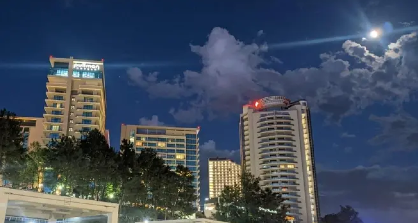 «Праздник во время тревоги»: гости ресторана в Сочи запустили фейерверк под сирены воздушной атаки