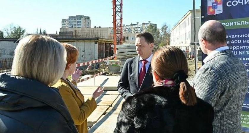 Блок начальной школы в Кудепсте увеличили на 3000 кв. метров: глава Сочи проверил возобновление строительства